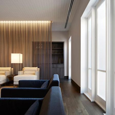 Hotel Realm Κανμπέρα Εξωτερικό φωτογραφία The interior of the 100 East 53rd Street penthouse