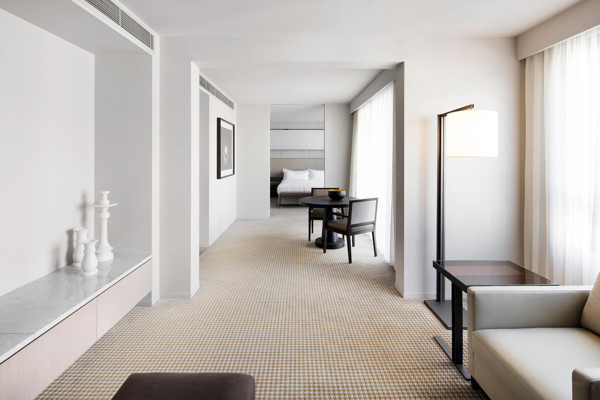 Hotel Realm Κανμπέρα Εξωτερικό φωτογραφία A suite at The Standard East Village
