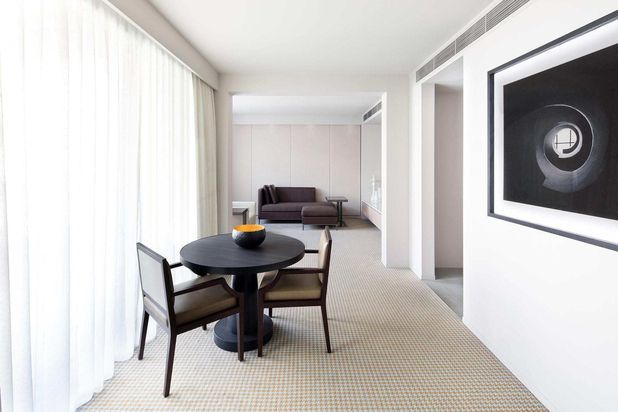 Hotel Realm Κανμπέρα Εξωτερικό φωτογραφία A suite at The Standard East Village