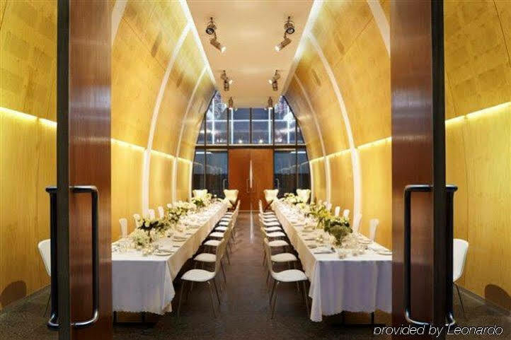 Hotel Realm Κανμπέρα Εξωτερικό φωτογραφία The Long Room