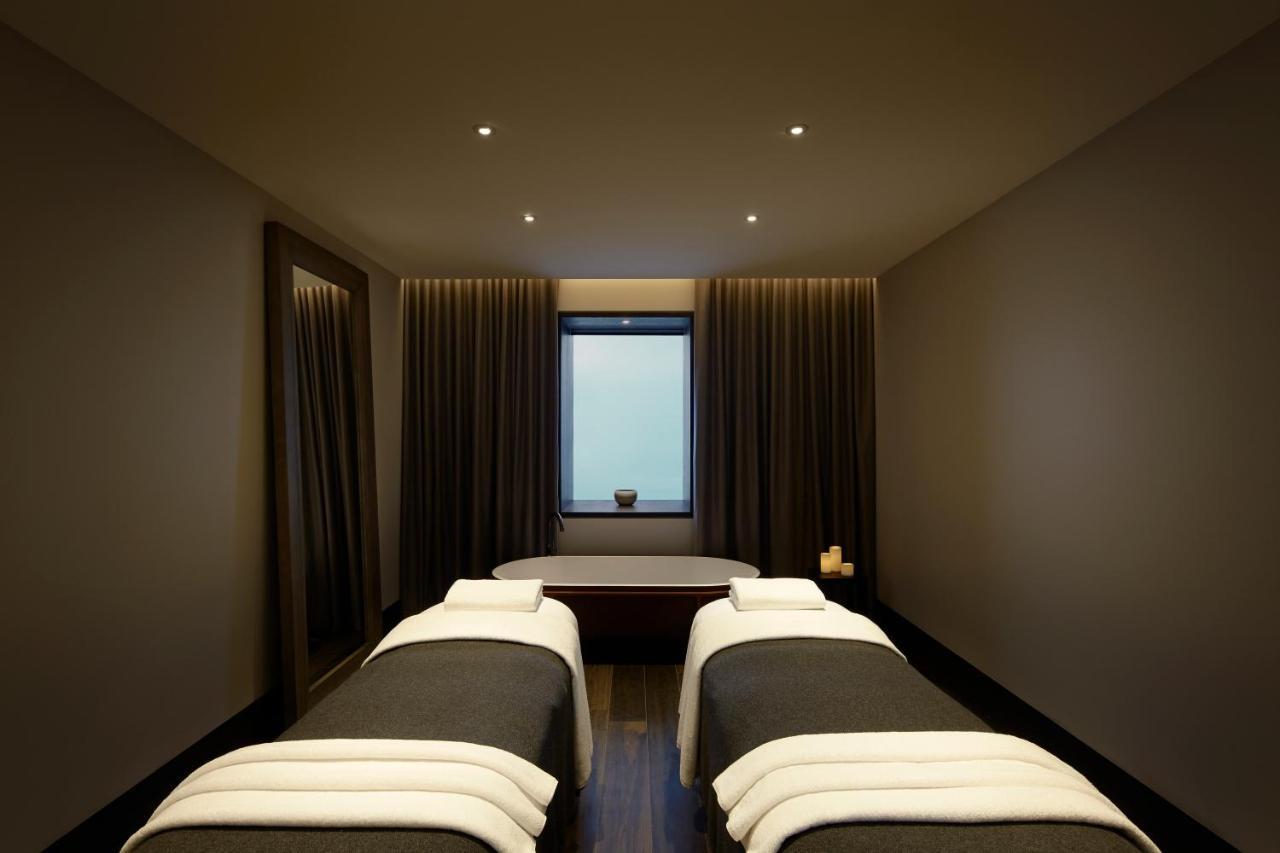 Hotel Realm Κανμπέρα Εξωτερικό φωτογραφία A treatment room at the spa
