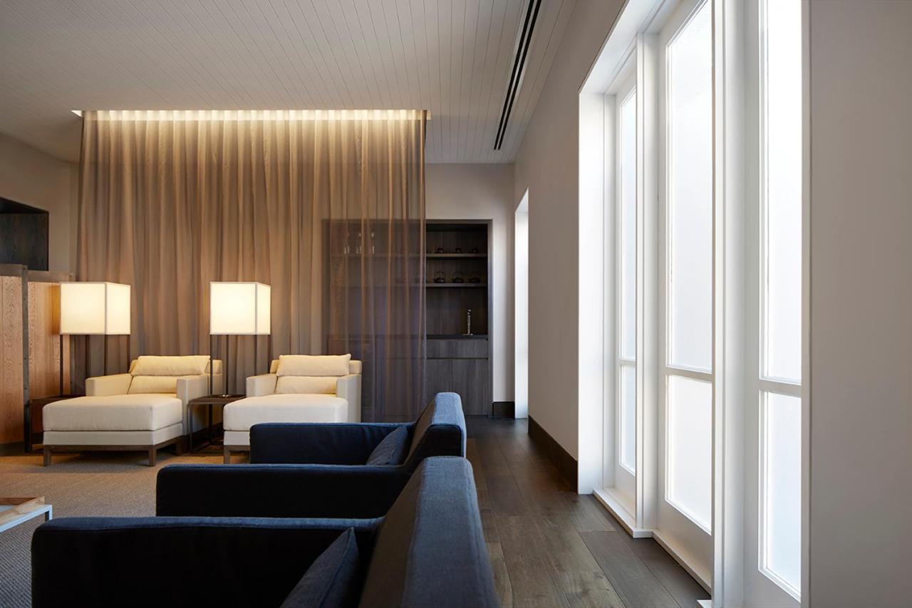 Hotel Realm Κανμπέρα Εξωτερικό φωτογραφία The interior of the 100 East 53rd Street penthouse