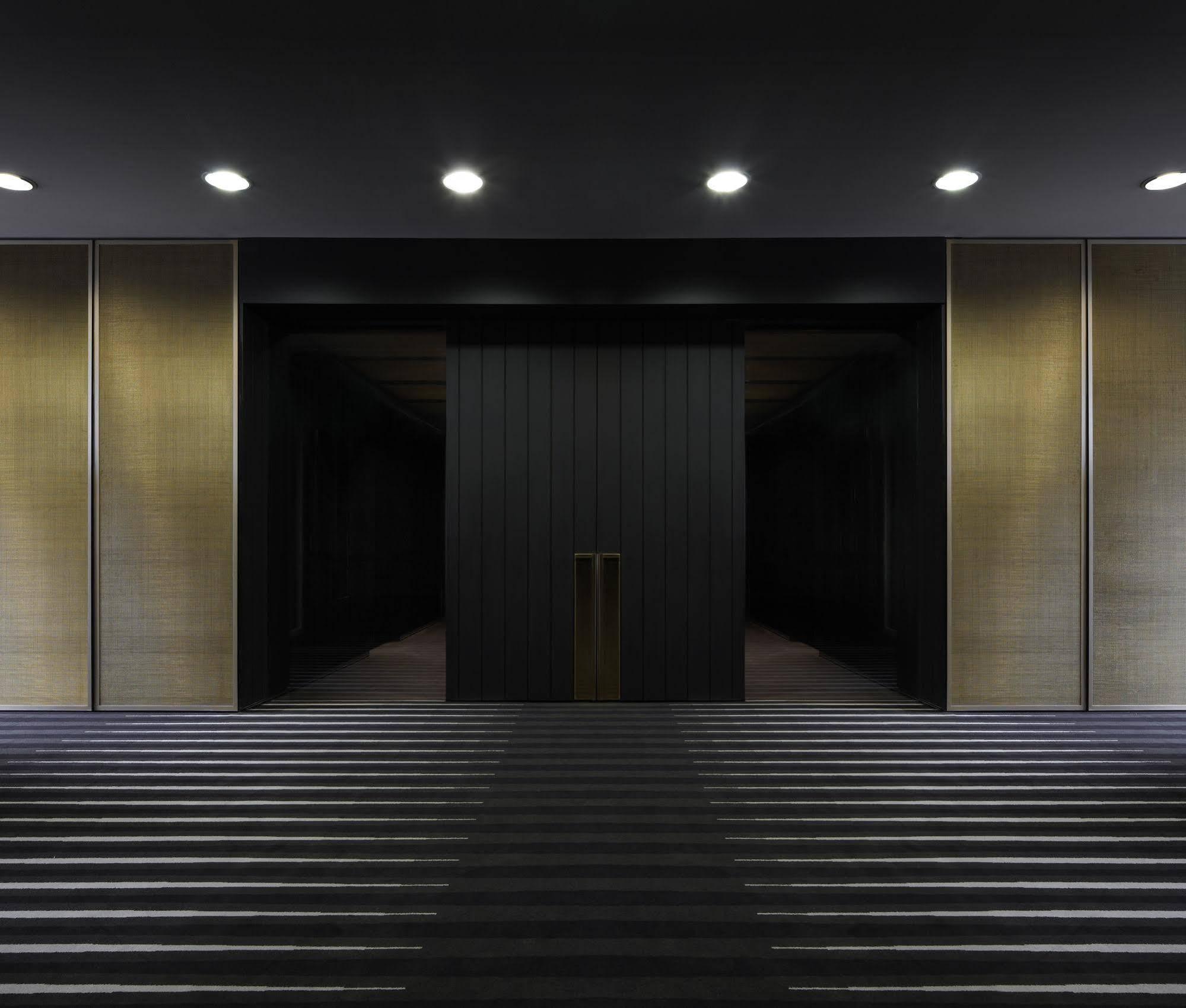 Hotel Realm Κανμπέρα Εξωτερικό φωτογραφία Entrance to the museum